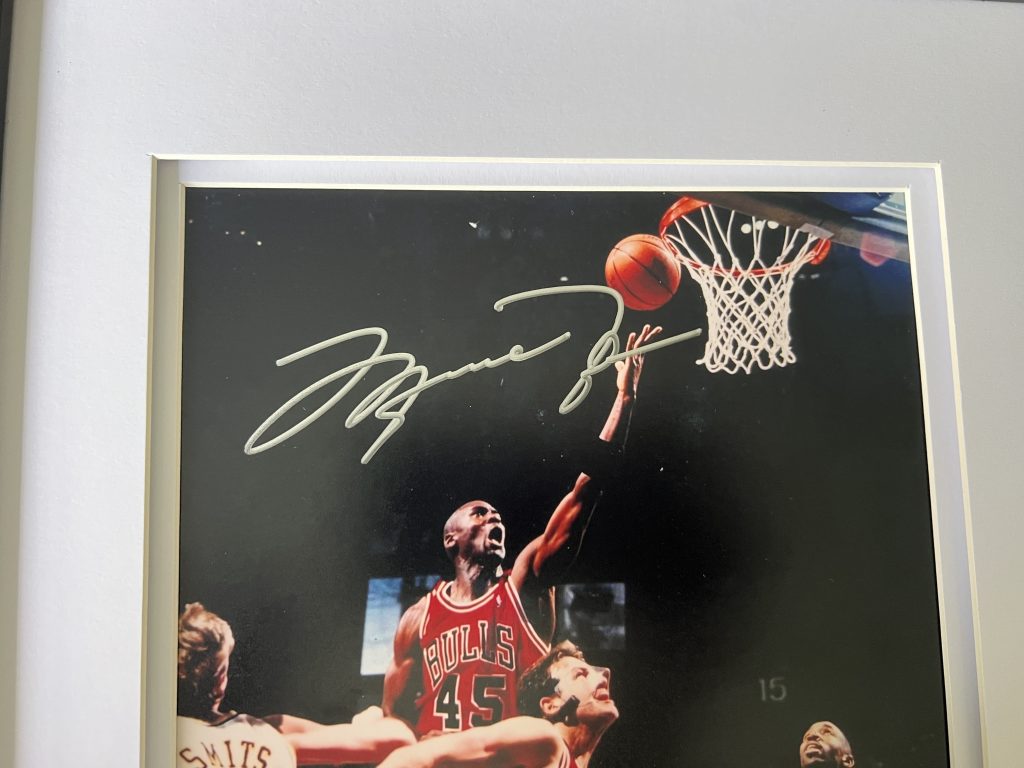 Air-Jordan-Signed-UDA-8x10-7